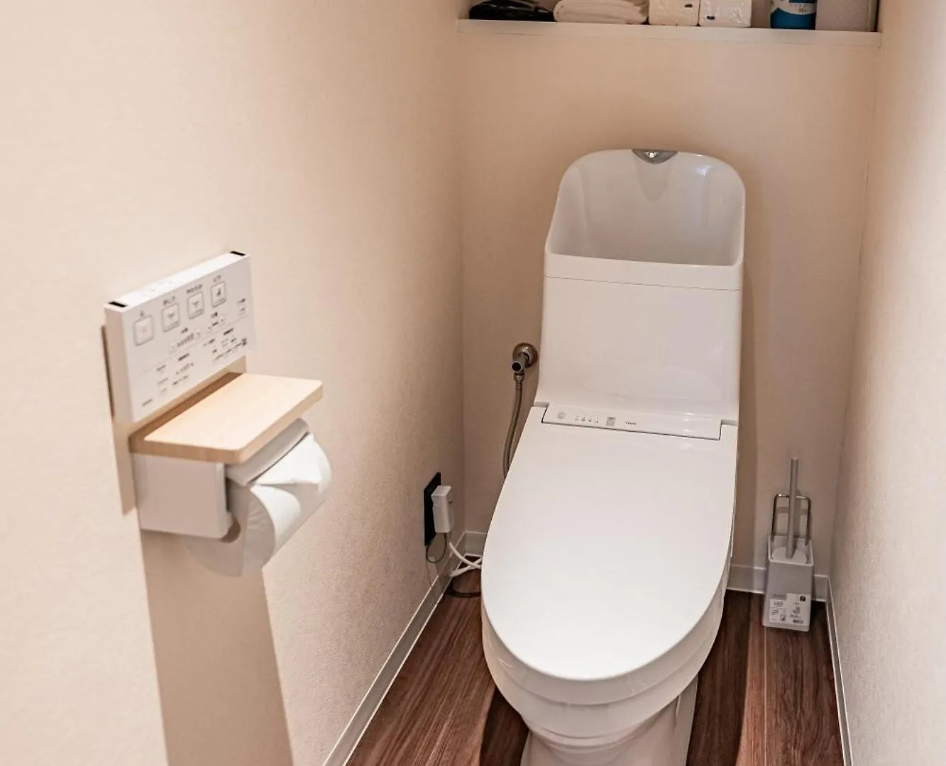 Apartment Hotel 11 Shinsaibashi Amemura Osaka Guest house