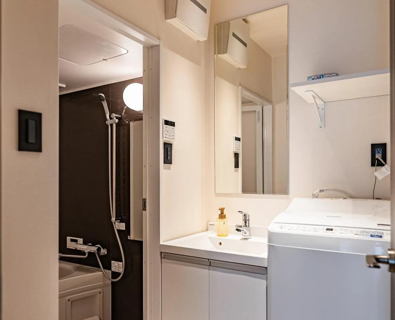 Apartment Hotel 11 Shinsaibashi Amemura Ōsaka 3*,